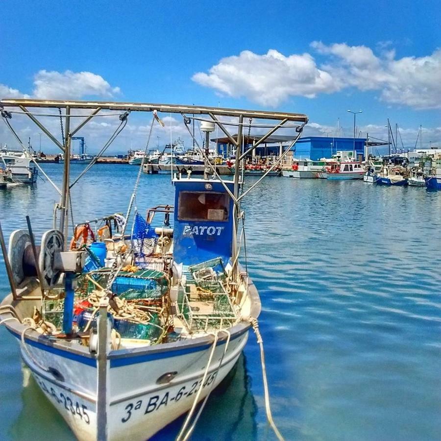Holidays Penthouse Vues Panoramiques Sur Le Port Naval,Un Sejour Elegant Assure " Wifi Parquing Gratuit Roses Eksteriør bilde